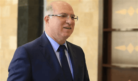 تذكير من وزير العمل بتعميم تبسيط الاجراءات وتسهيل انجاز معاملات المواطنين