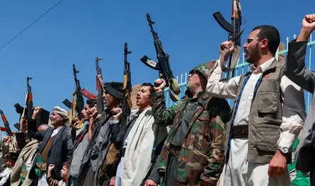 وزارة الدفاع اليمنية تحذّر من تجمعات الحوثيين