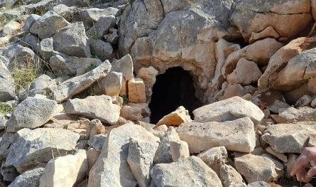 بالصور... العثور على نفق في منطقة العاقورة - جبيل