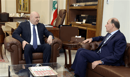 خلال لقائه حاكم مصرف لبنان.. عون يشدد على الاستقرار النقدي والإصلاح المصرفي