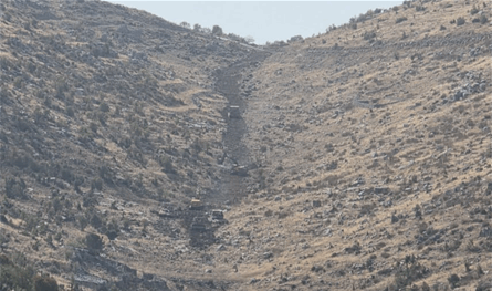 بالصورة: جرافات اسرائلية تعمل على شق طريق من  بركة النقار الى وادي حوراثا في شبعا