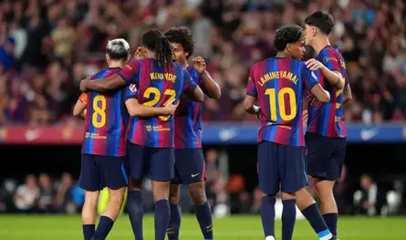 ضربة دفاعية لبرشلونة قبل الكلاسيكو.. فليك يؤكد غياب كوندي