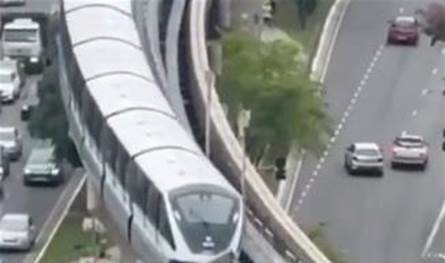 فيديو مُرعب من البرازيل... قطار اصطدم برافعة!