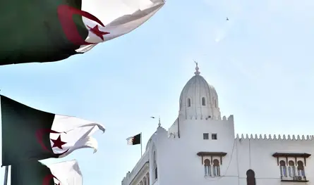 الجزائر تمهّد لأول انتشار عسكري خارج حدودها منذ 1973