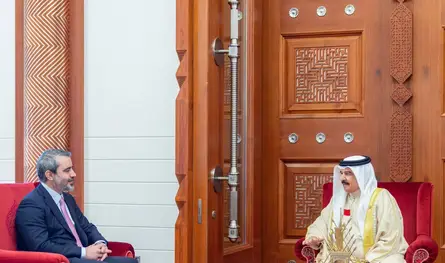 تطورات المنطقة بين ملك البحرين ووزير الخارجية السوري 