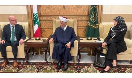 دريان استقبل دياب وسفيري السويد والدنمارك