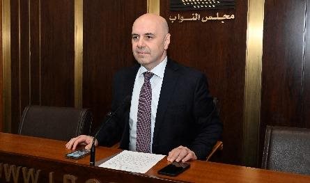 بعد حادثة غاليري سمعان.. "سؤال نيابي" من حاصباني والحاج إلى الحكومة