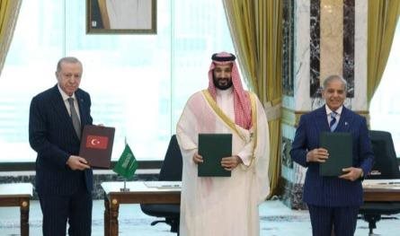 هل يُؤدّي إجتماع السعودية وباكستان وتركيا مع إيران إلى منع الحرب؟