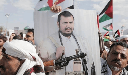 طالبته بسحب بيان إدانة استهداف الحرمين.. هيئة الحوثيين الدينية تهاجم "الأزهر"