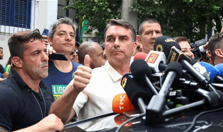 على خلفية تحقيق في قضية غسل أموال.. منع مرشح الرئاسة البرازيلية الخاسر من مغادرة البلاد