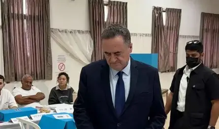 لدواعٍ أمنية ... الشاباك يغيّر مركز تصويت كاتس 