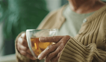 كم كوب شاي تحتاج يومياً لحماية قلبك؟