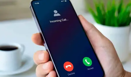 مكالمة واحدة قد تعرّض بياناتك للخطر.. كيف؟