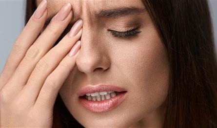 4 مشكلات في العين قد تسبب صداعاً متكرراً... اكتشفها