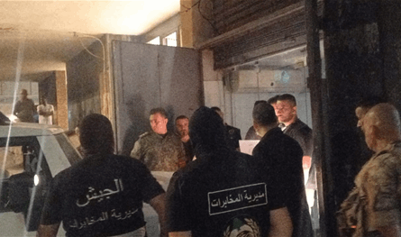  بعد التبليغ عن حالات تسمّم غذائي..محافظ بيروت يقفل مستودعاً للحوم بالشمع الأحمر