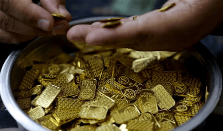 لماذا لا يرتفع الذهب رغم تراجع الدولار؟